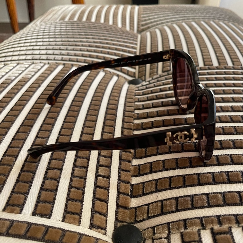 Chanel CC Logo Butterfly Sunglasses - Picture 6 of 9
